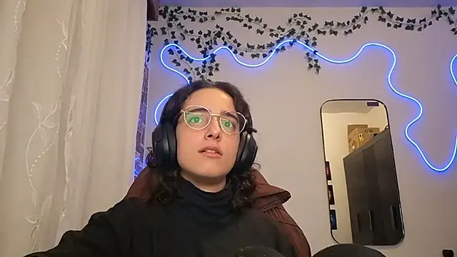 SanjuanaEytchison online show from April 9, 2026, 9:59 am