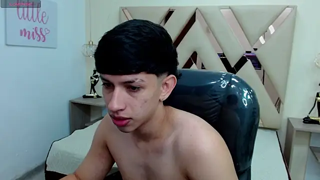 Snapshot of AdrianFranko chatting on March 24, 2026, 12:49 pm AdrianFranko online show from March 24, 2026, 12:49 pm