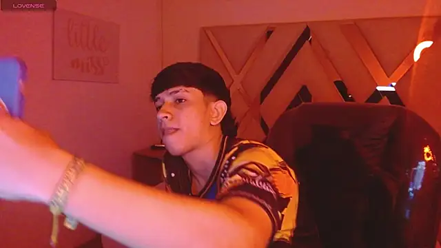 Snapshot of AdrianFranko chatting on March 27, 2026, 1:34 pm AdrianFranko online show from March 27, 2026, 1:34 pm