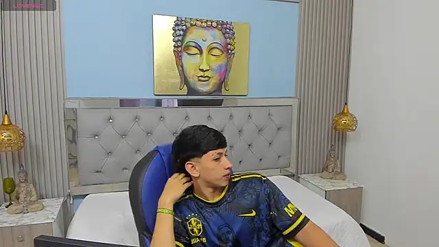 Snapshot of AdrianFranko chatting on March 28, 2026, 1:34 pm AdrianFranko online show from March 28, 2026, 1:34 pm