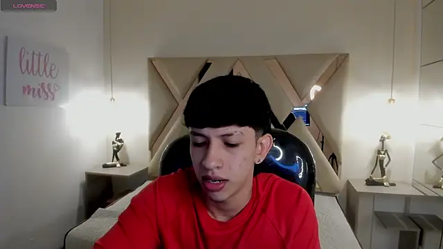 Snapshot of AdrianFranko chatting on March 21, 2026, 12:31 pm AdrianFranko online show from March 21, 2026, 12:31 pm