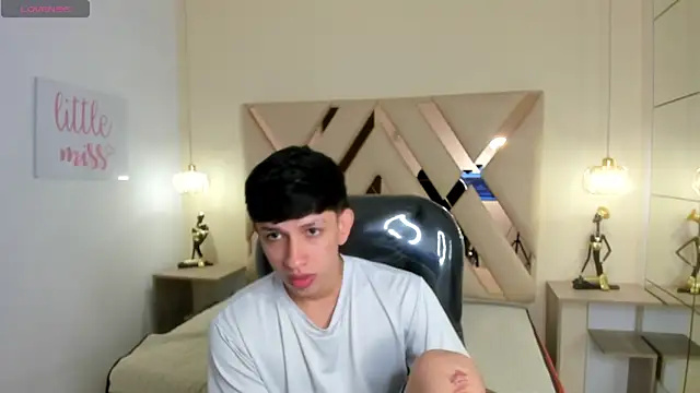 Snapshot of AdrianFranko chatting on March 20, 2026, 2:29 pm AdrianFranko online show from March 20, 2026, 2:29 pm