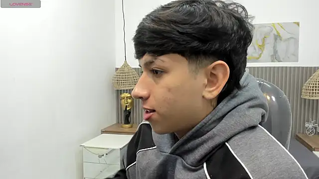 Snapshot of AdrianFranko chatting on April 25, 2026, 2:03 pm AdrianFranko online show from April 25, 2026, 2:03 pm