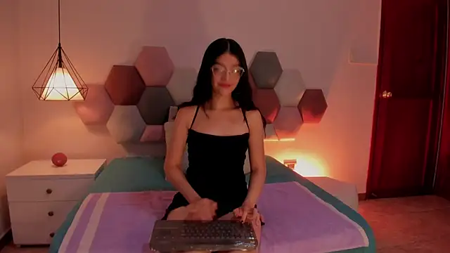 AnnieBlluee online show from July 14, 2026, 12:55 pm
