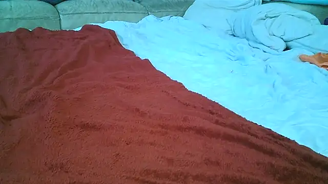 Snapshot of lachaudesoumise chatting on June 2, 2026, 12:27 pm lachaudesoumise online show from June 2, 2026, 12:27 pm