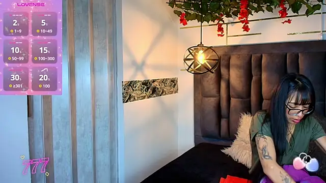 BONIE WILLS online show from April 15, 2026, 12:21 pm