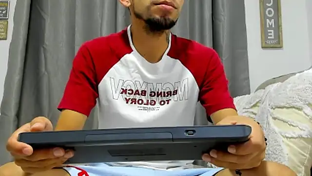 Snapshot of Steban_silv chatting on May 17, 2026, 11:54 am Steban silv online show from May 17, 2026, 11:54 am