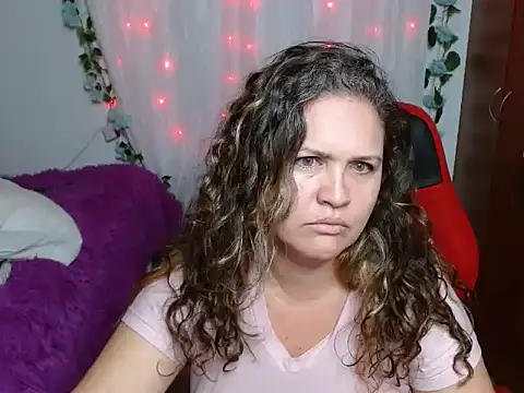 Snapshot of venecasexy45 chatting on April 9, 2026, 8:20 am venecasexy45 online show from April 9, 2026, 8:20 am