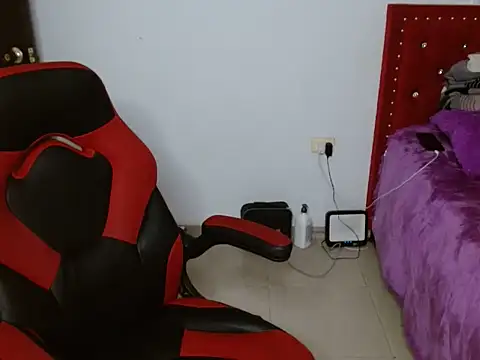 Snapshot of venecasexy45 chatting on April 16, 2026, 9:32 am venecasexy45 online show from April 16, 2026, 9:32 am