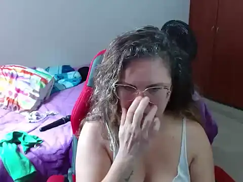 Snapshot of venecasexy45 chatting on March 28, 2026, 1:23 pm venecasexy45 online show from March 28, 2026, 1:23 pm