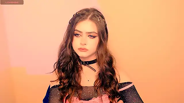  LunnaBelle  online show from March 30, 2026, 9:16 pm