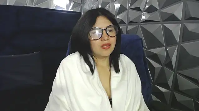 Cata black online show from May 9, 2026, 3:04 pm