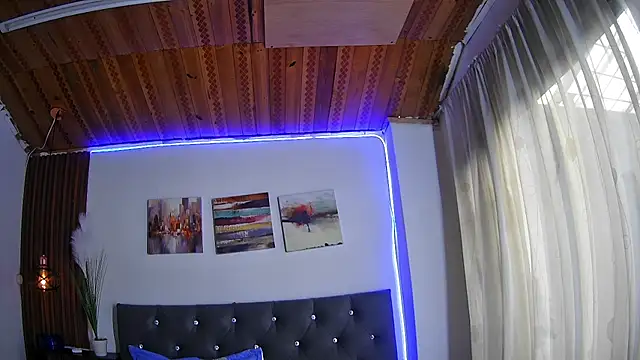 candy  fire online show from April 2, 2026, 1:51 pm