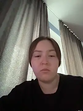 charmingggirl online show from April 3, 2026, 5:03 am