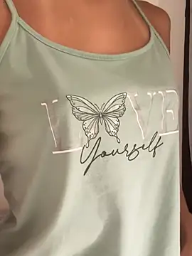 Lauren Storm online show from March 25, 2026, 1:43 pm