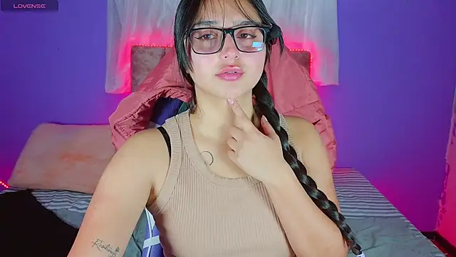 1 Scarllet  online show from March 21, 2026, 2:21 pm