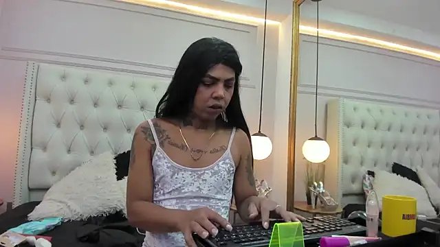 Snapshot of MiiaRestrepo chatting on June 23, 2026, 11:52 am MiiaRestrepo online show from June 23, 2026, 11:52 am