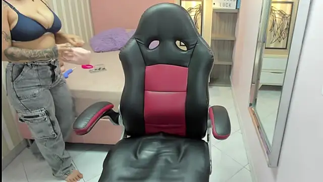 KATIAMOSS online show from March 25, 2026, 7:35 pm