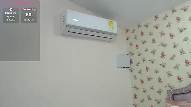 crystal watson0 online show from April 15, 2026, 1:59 pm