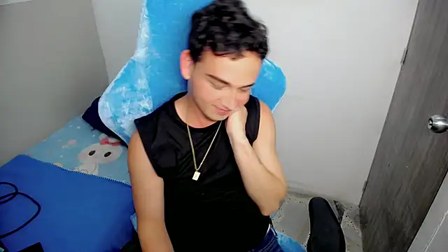 Mathias twinkk online show from March 29, 2026, 12:01 am