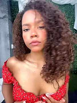 Snapshot of CurlyOopsieXXX chatting on July 3, 2026, 9:32 pm CurlyOopsieXXX online show from July 3, 2026, 9:32 pm