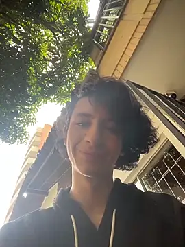 Snapshot of Emmyy_Fantasy chatting on April 13, 2026, 2:10 pm Emmyy Fantasy online show from April 13, 2026, 2:10 pm