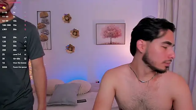 Snapshot of ReubenandScott chatting on May 5, 2026, 8:12 pm ReubenandScott online show from May 5, 2026, 8:12 pm