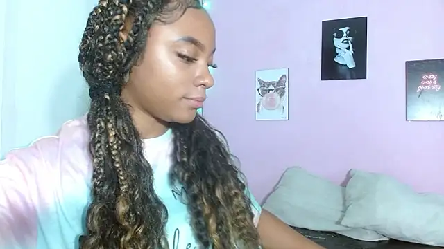 Snapshot of aisha_laurent chatting on March 19, 2026, 11:54 am aisha laurent online show from March 19, 2026, 11:54 am