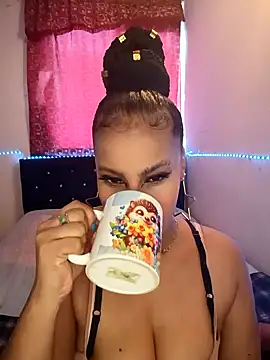 KAYLA 48  online show from April 4, 2026, 10:05 pm