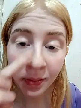 ninaxbabyy online show from April 15, 2026, 8:31 pm