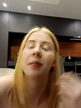 ninaxbabyy online show from March 25, 2026, 2:01 am