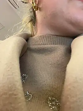 Maria3879 online show from April 8, 2026, 6:09 pm