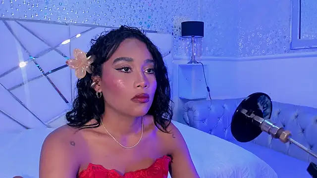 Horny Brunette  online show from April 17, 2026, 3:09 am