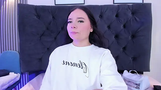 Lizeth Vega online show from March 30, 2026, 8:10 pm