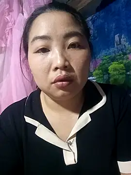 Huemy098 online show from April 16, 2026, 11:18 pm