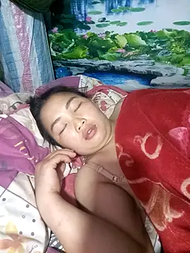 Huemy098 online show from April 13, 2026, 3:49 pm