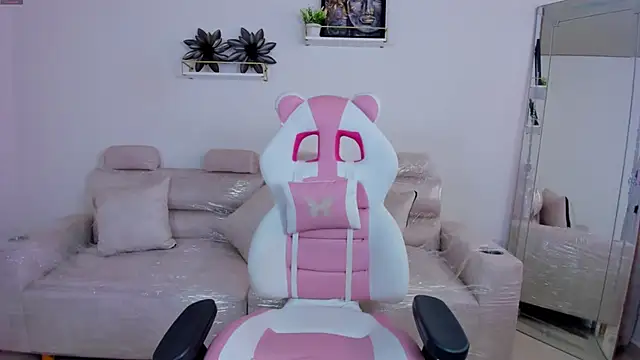 Snapshot of april_smiith1 chatting on April 16, 2026, 12:39 pm april smiith1 online show from April 16, 2026, 12:39 pm