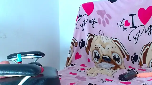 ambar69noir online show from April 3, 2026, 11:33 pm