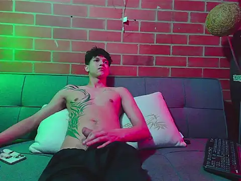 Kurtt   online show from April 22, 2026, 10:27 pm