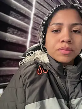 Laila LS online show from April 14, 2026, 1:16 pm