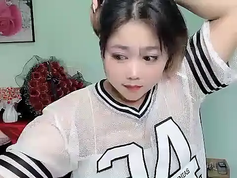 Snapshot of Nhanlu009 chatting on April 3, 2026, 8:43 am Nhanlu009 online show from April 3, 2026, 8:43 am