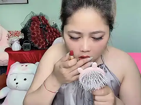 Snapshot of Nhanlu009 chatting on April 8, 2026, 8:49 am Nhanlu009 online show from April 8, 2026, 8:49 am