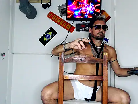 freddymdq100 online show from April 6, 2026, 5:19 am