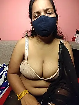Snapshot of Rashilii_Bhabi chatting on July 9, 2026, 10:48 am Rashilii Bhabi online show from July 9, 2026, 10:48 am