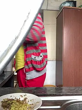 tieuvy6 online show from March 27, 2026, 4:10 am