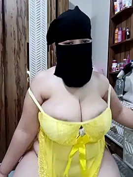 queen lily online show from May 31, 2026, 4:35 pm