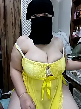queen lily online show from May 17, 2026, 5:57 pm