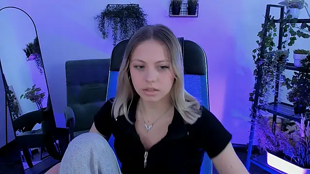 BlossomVibe online show from April 1, 2026, 10:27 am