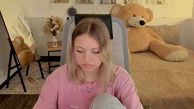 BlossomVibe online show from April 13, 2026, 10:30 am