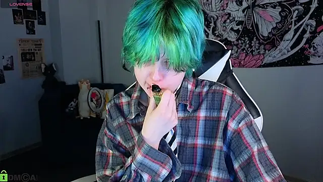 Snapshot of LittleKittenStar chatting on April 28, 2026, 3:22 am LittleKittenStar online show from April 28, 2026, 3:22 am